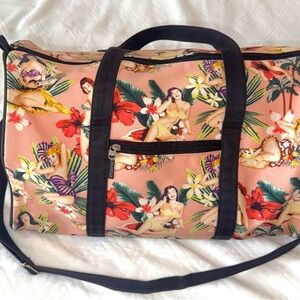 Vibrant Tropical Print Women's Travel Duffel